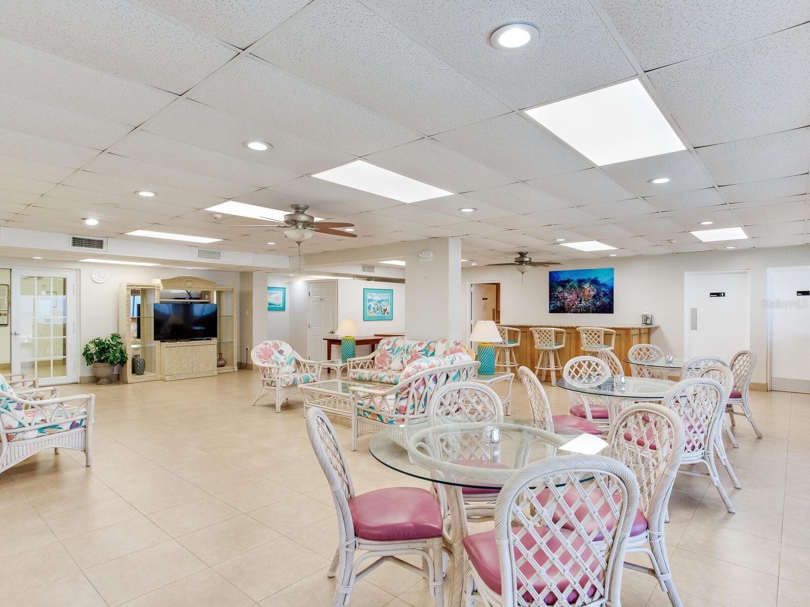 Image 47 of 69 For 19450 Gulf Boulevard 701