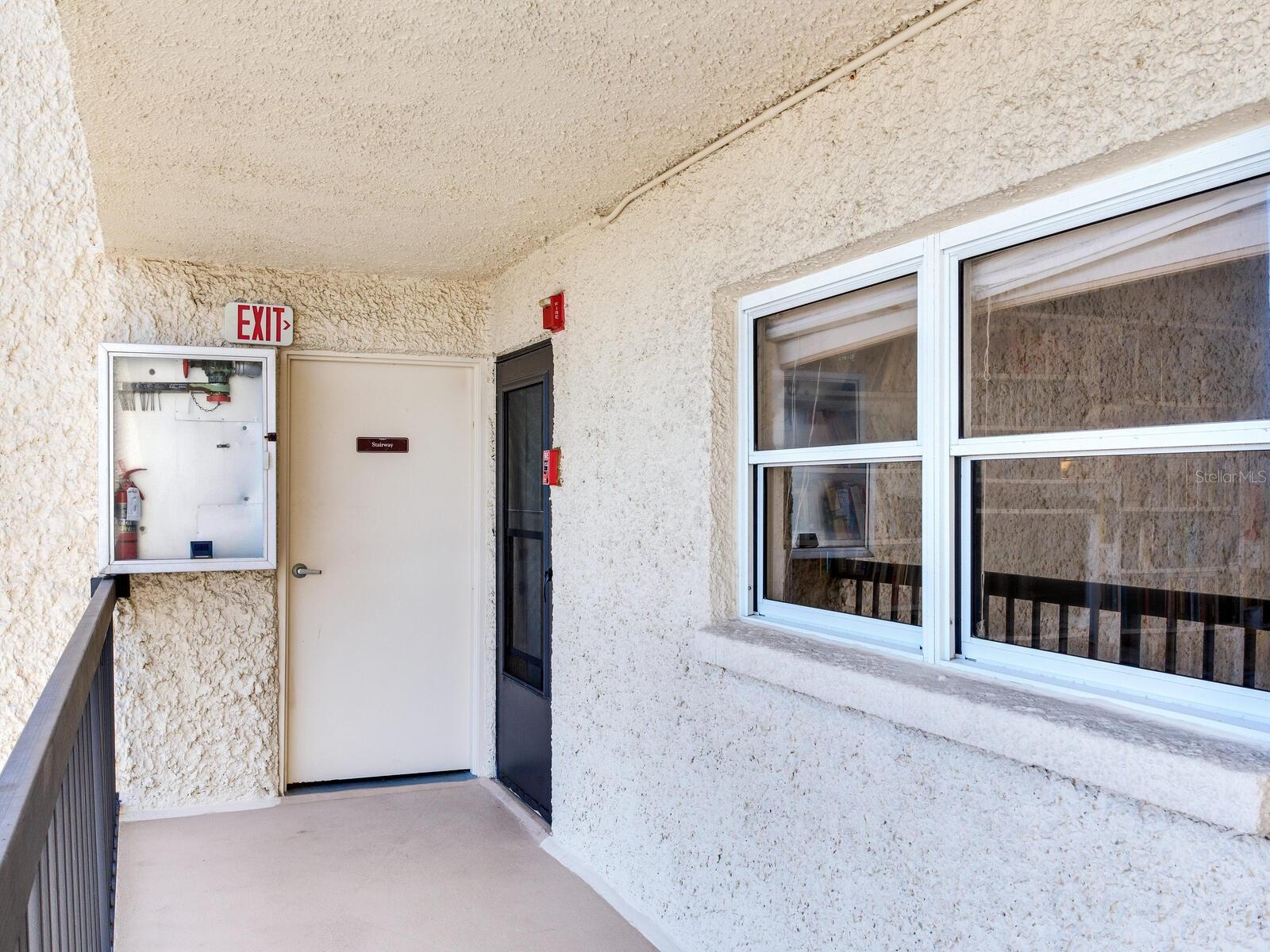 Image 8 of 69 For 19450 Gulf Boulevard 701