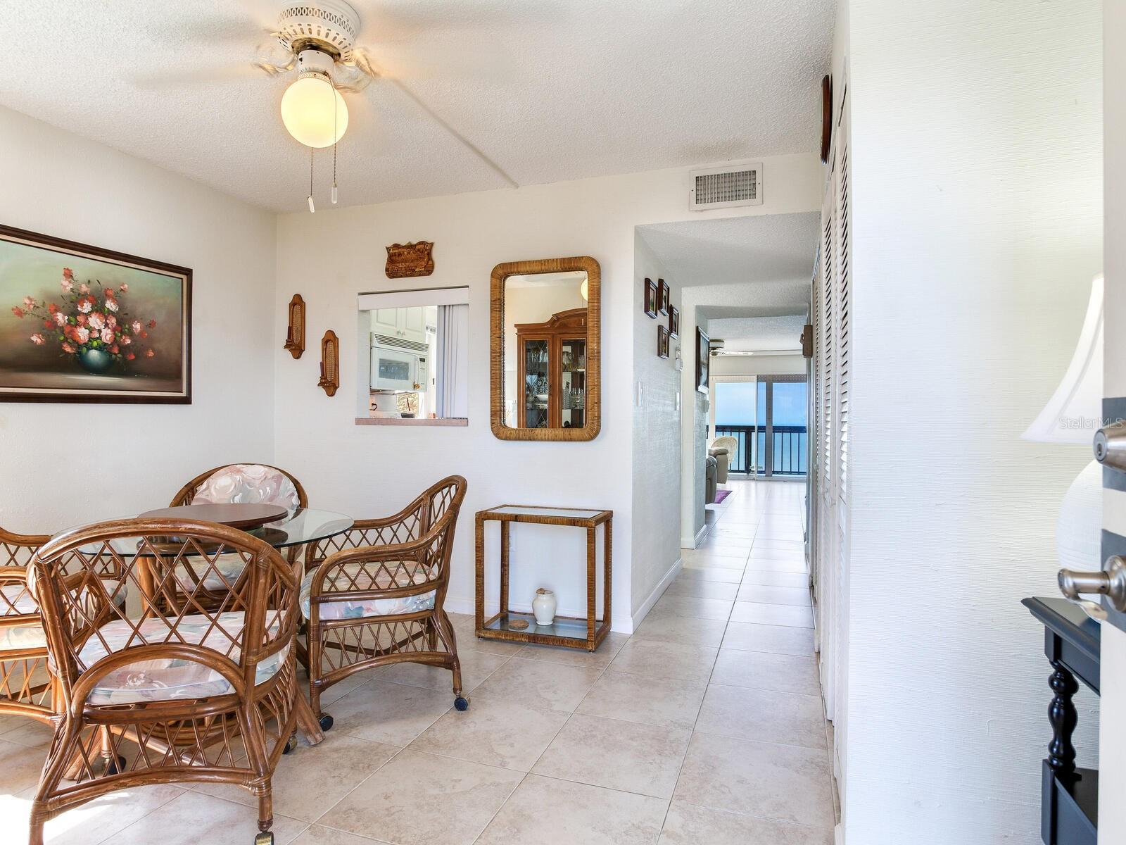 Image 9 of 69 For 19450 Gulf Boulevard 701