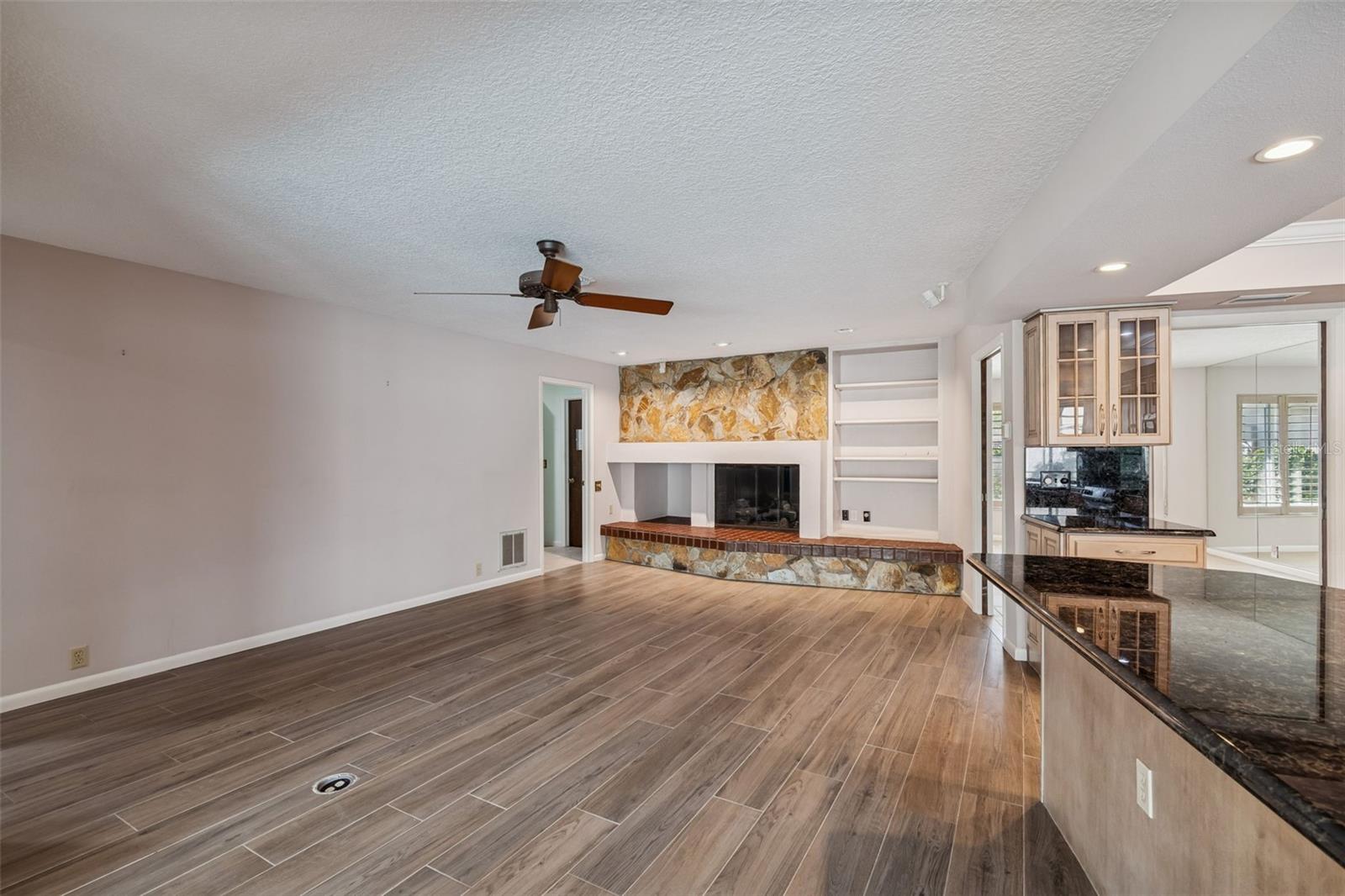 Image 36 of 78 For 4304 Saltwater Boulevard A