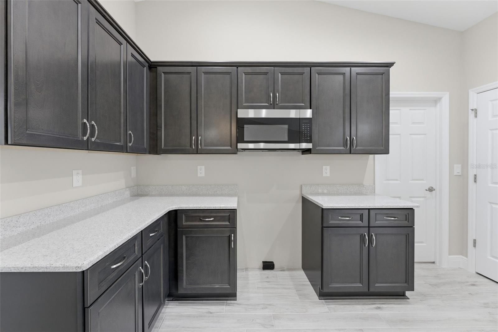 Image 16 of 63 For 3115 Fairbank Drive