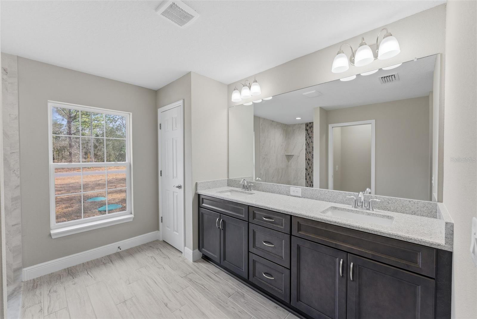 Image 37 of 63 For 3115 Fairbank Drive