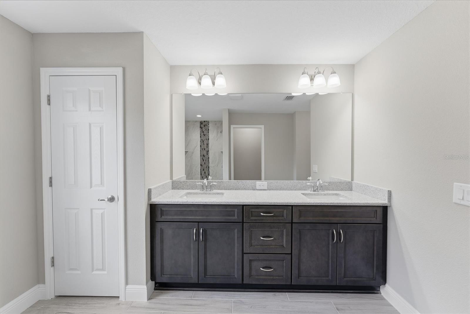 Image 38 of 63 For 3115 Fairbank Drive