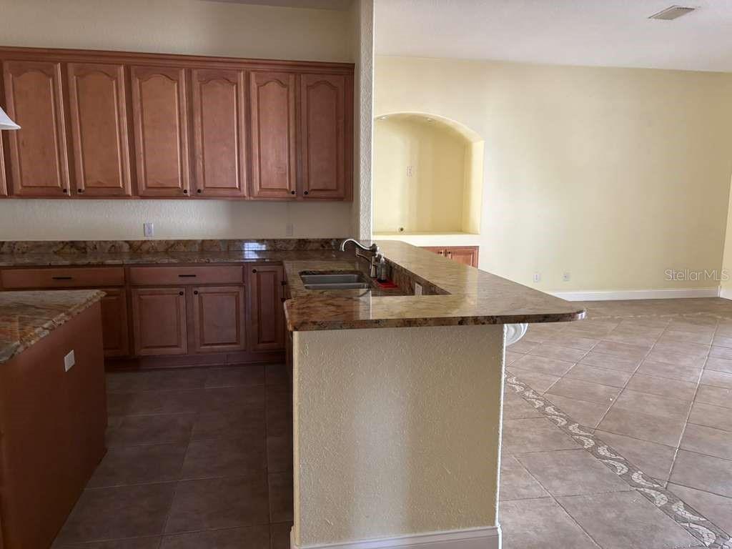 Image 10 of 75 For 3049 Laurel Street