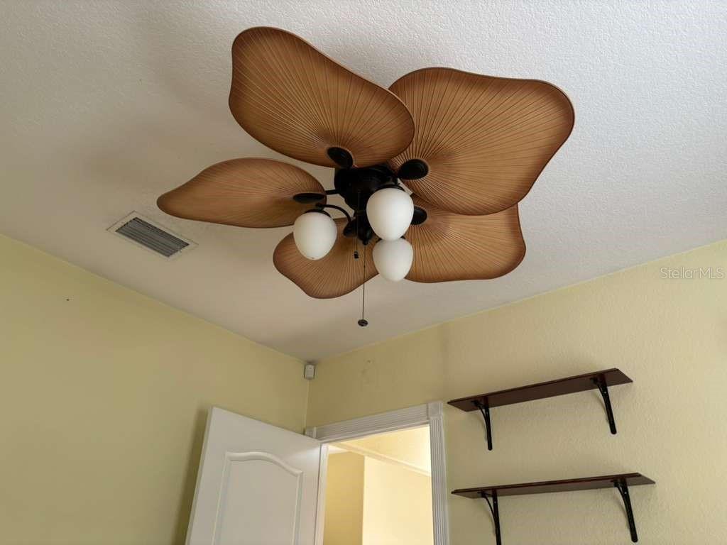 Image 19 of 75 For 3049 Laurel Street