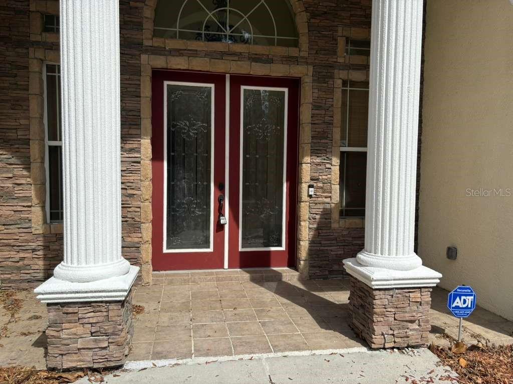 Image 2 of 75 For 3049 Laurel Street