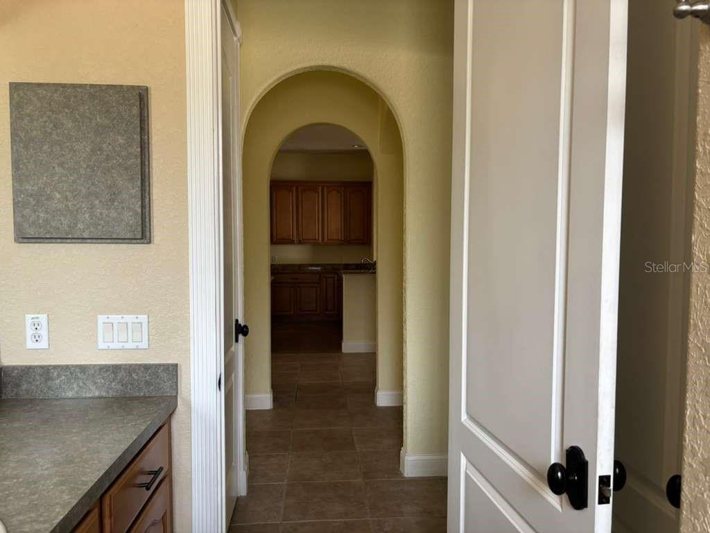 Image 24 of 75 For 3049 Laurel Street