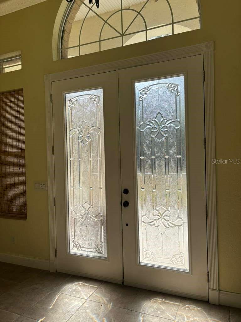 Image 3 of 75 For 3049 Laurel Street