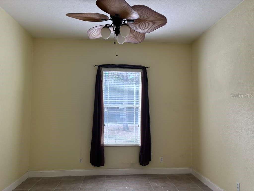 Image 32 of 75 For 3049 Laurel Street