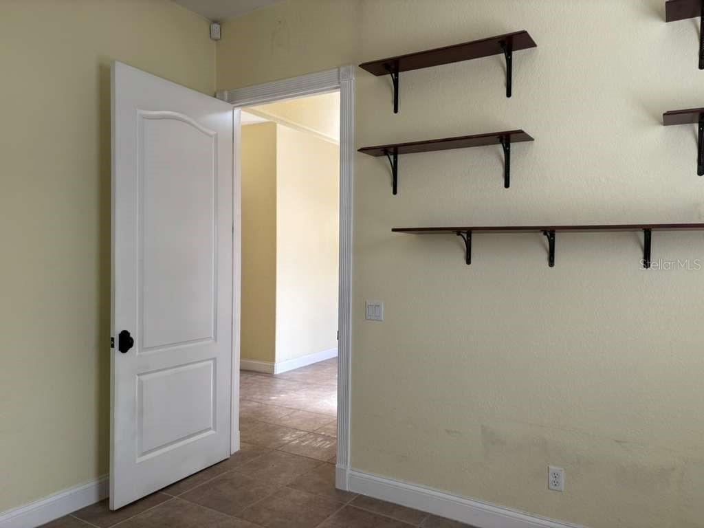 Image 33 of 75 For 3049 Laurel Street