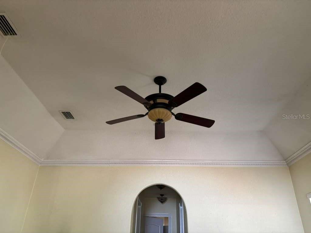 Image 34 of 75 For 3049 Laurel Street