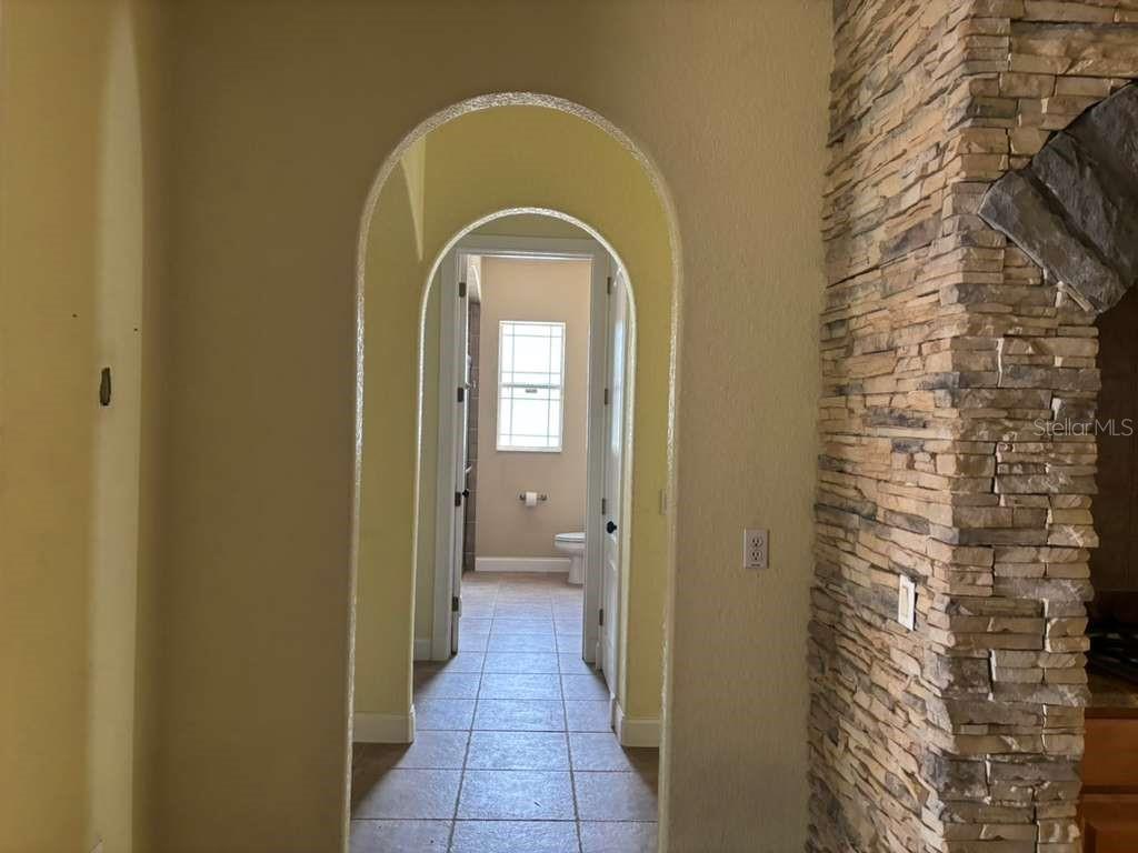 Image 4 of 75 For 3049 Laurel Street