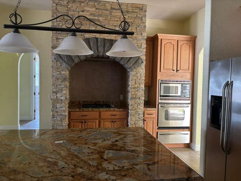 Image 5 of 75 For 3049 Laurel Street