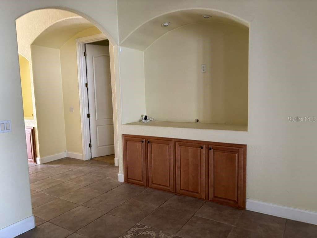 Image 9 of 75 For 3049 Laurel Street