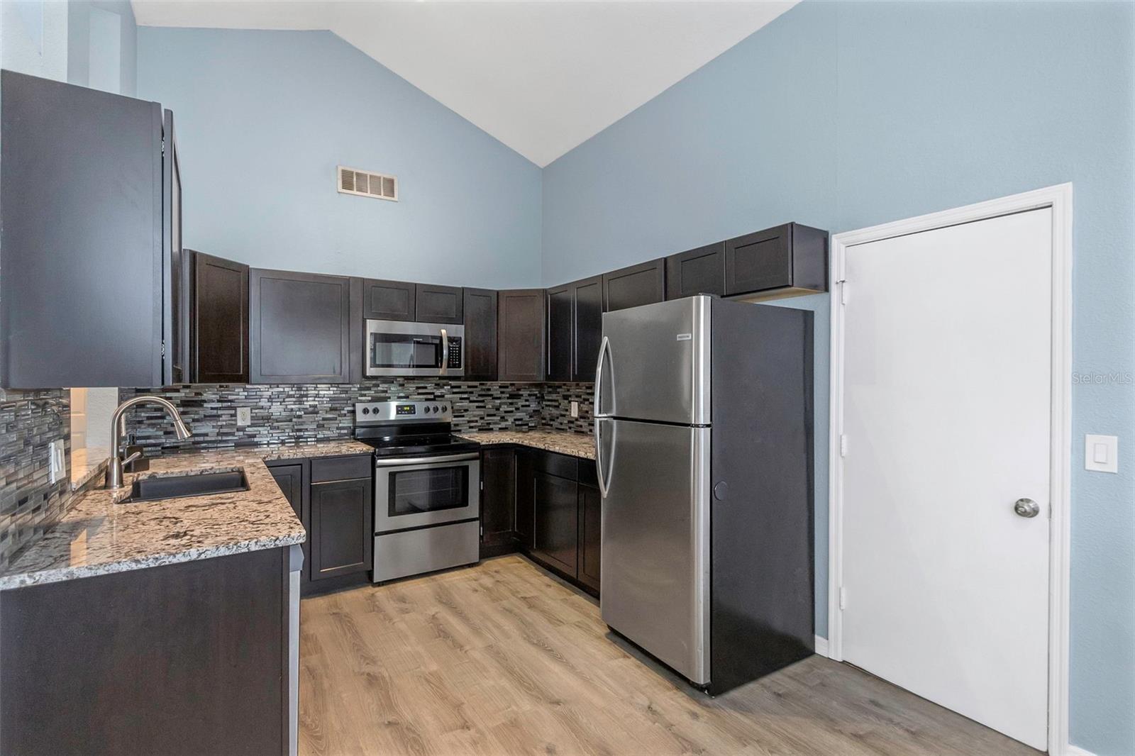 Image 8 of 23 For 2761 Cactus Hill Place