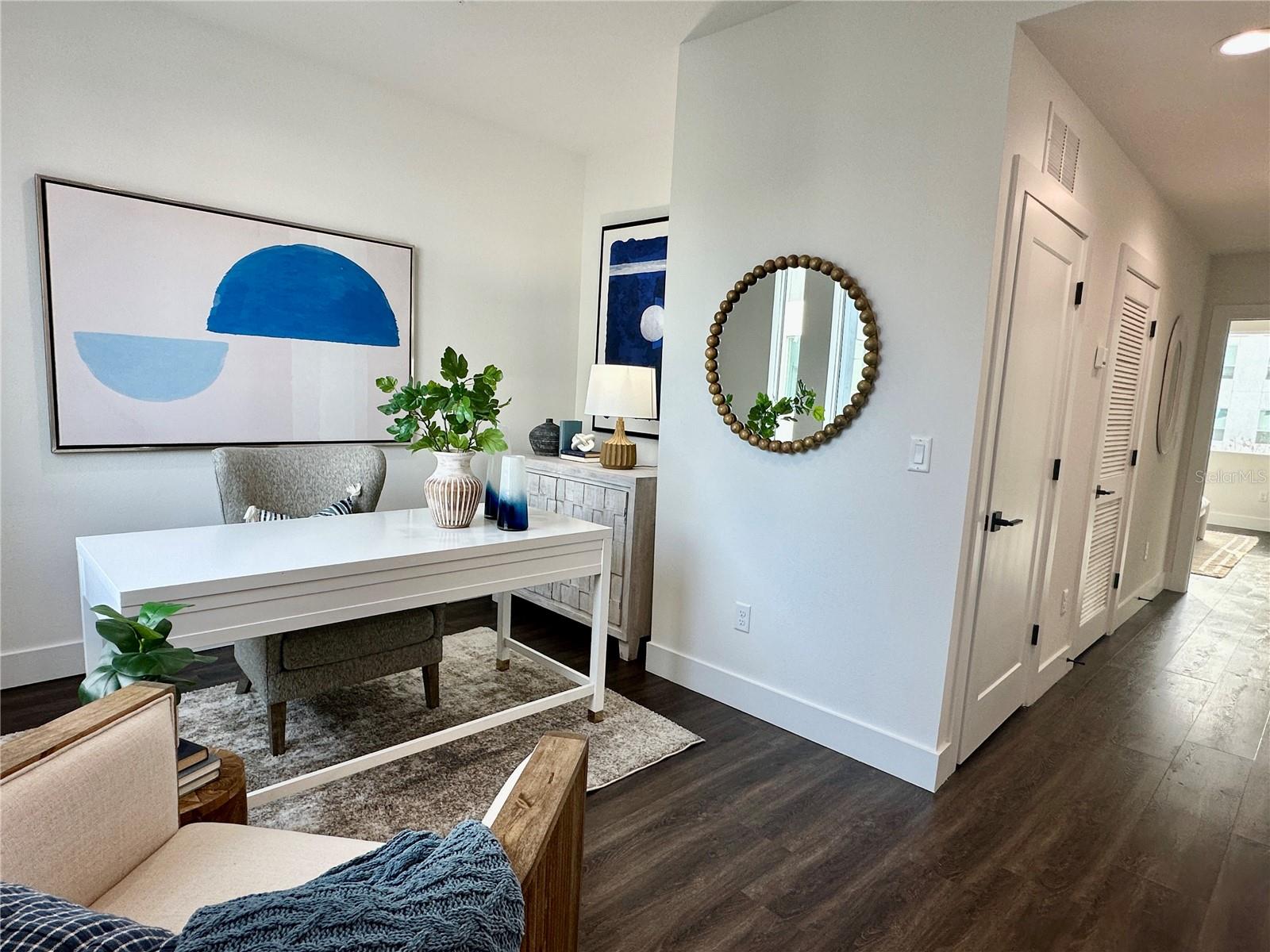 Listing photo id 13 for 853 6th Avenue S