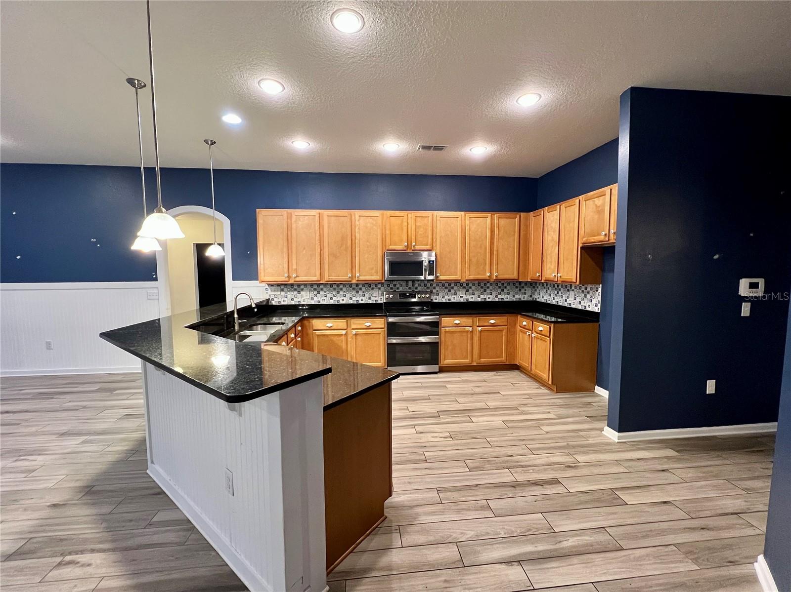 Image 12 of 46 For 353 Crescent Key Drive