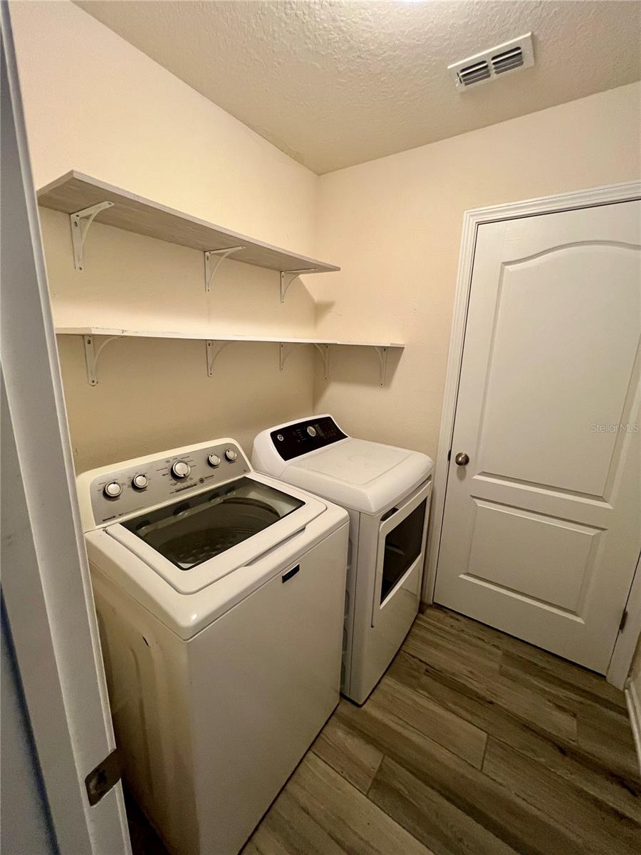 Image 17 of 46 For 353 Crescent Key Drive