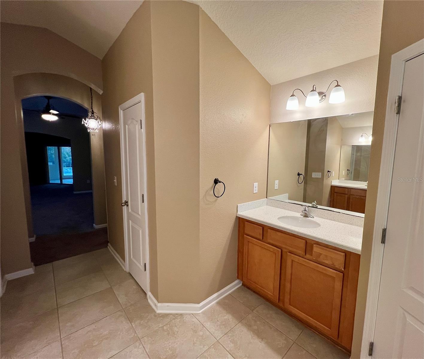 Image 19 of 46 For 353 Crescent Key Drive