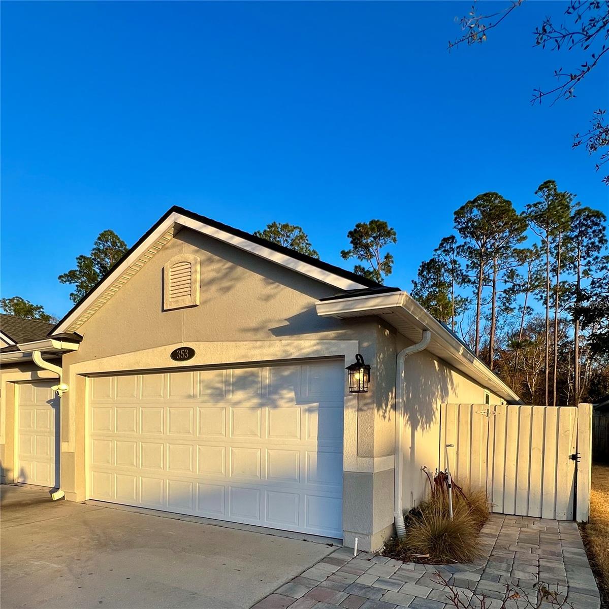 Image 2 of 46 For 353 Crescent Key Drive