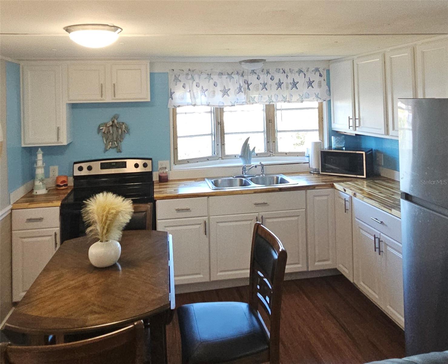 Image 18 of 87 For 6627 Tower Drive