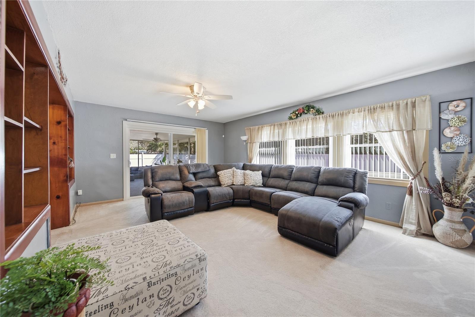 Listing photo id 12 for 718 Bay Vista Boulevard S