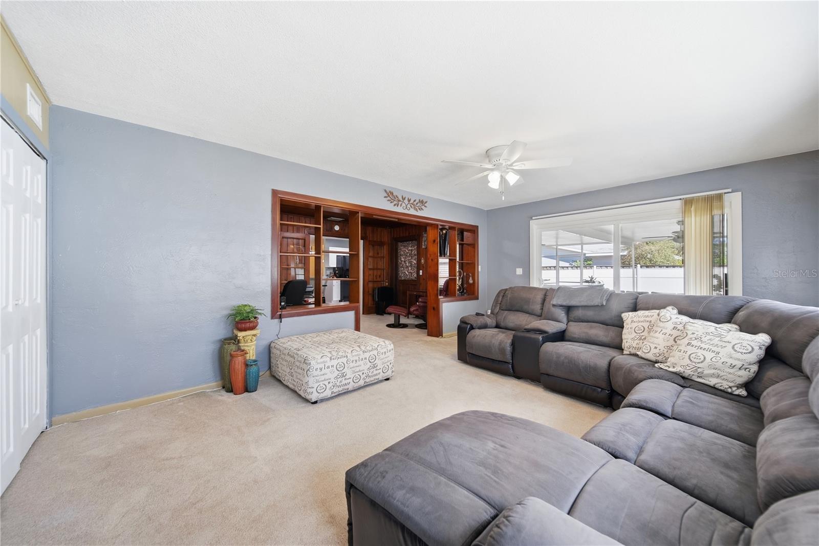 Listing photo id 13 for 718 Bay Vista Boulevard S