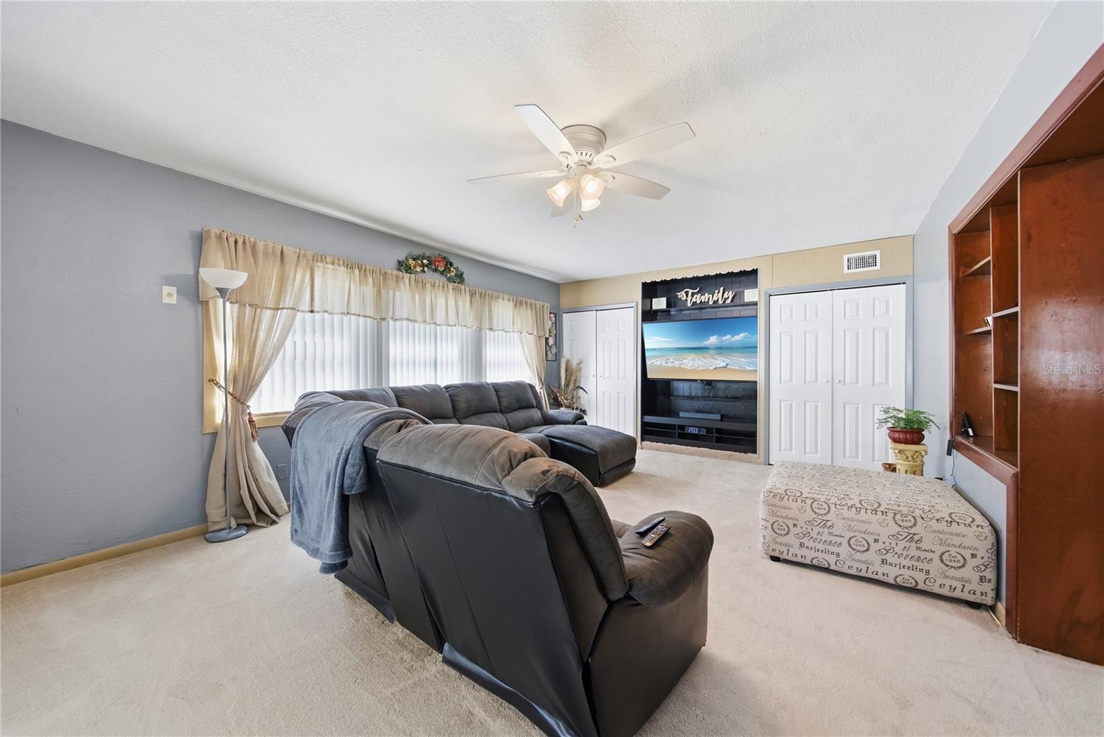 Listing photo id 14 for 718 Bay Vista Boulevard S