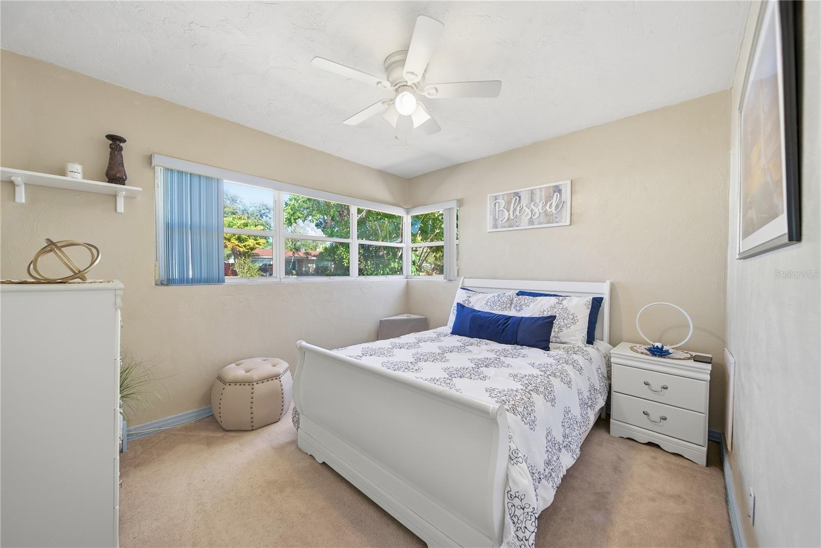 Listing photo id 15 for 718 Bay Vista Boulevard S