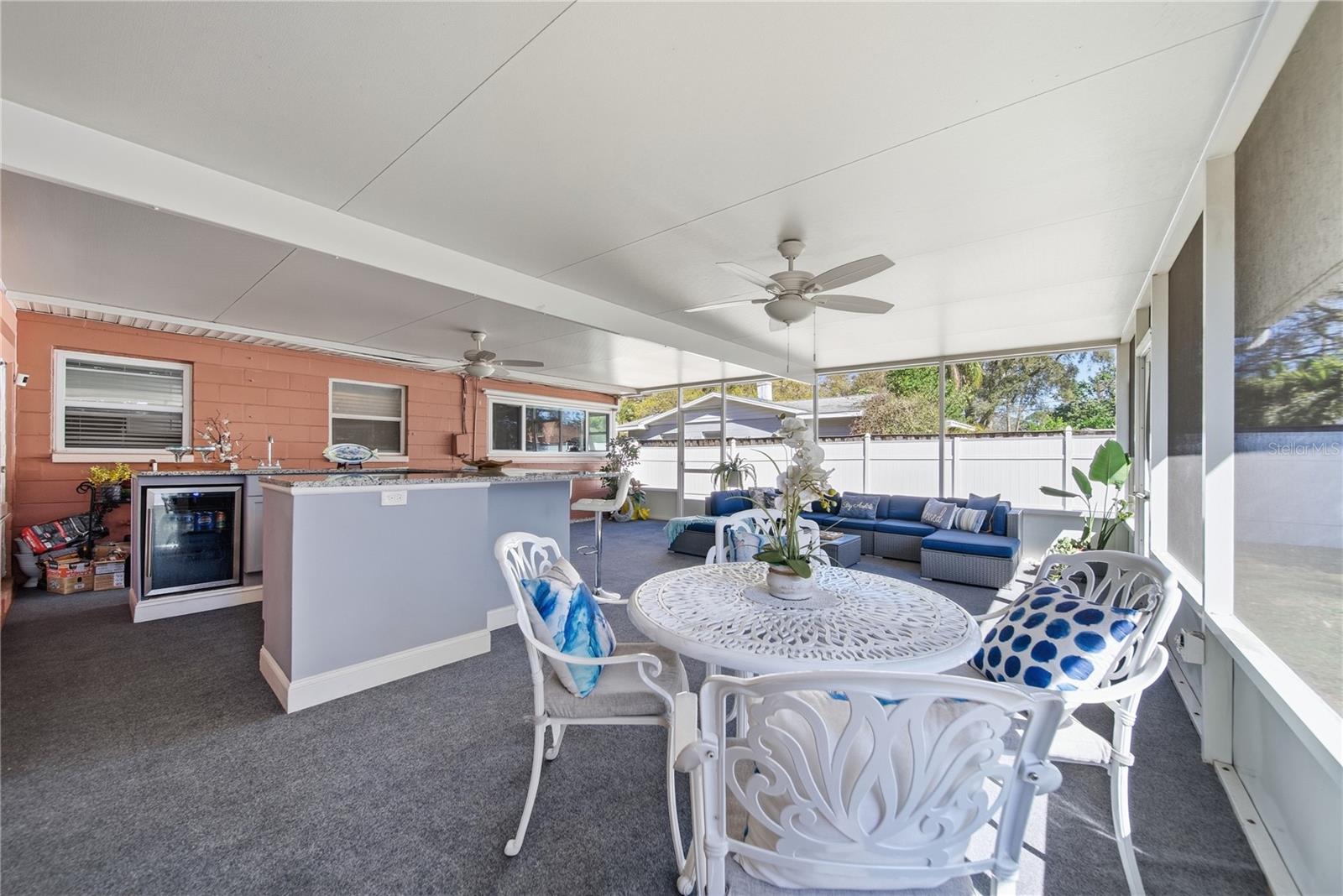 Listing photo id 19 for 718 Bay Vista Boulevard S