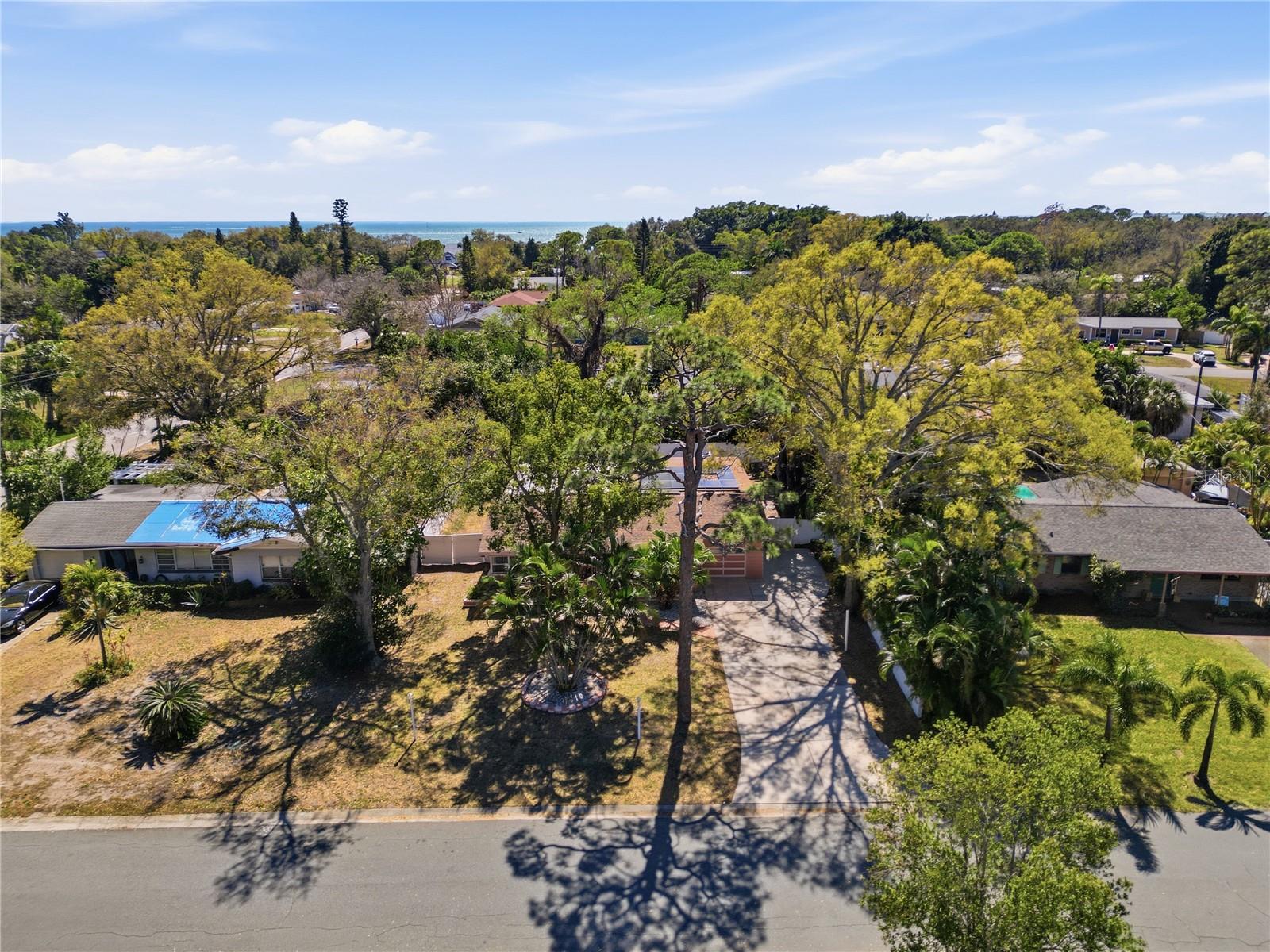 Listing photo id 26 for 718 Bay Vista Boulevard S