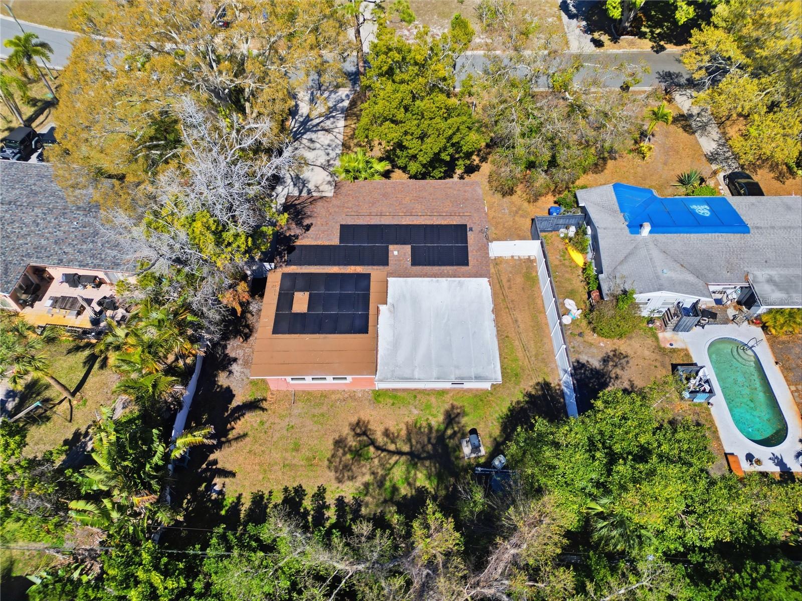 Listing photo id 28 for 718 Bay Vista Boulevard S