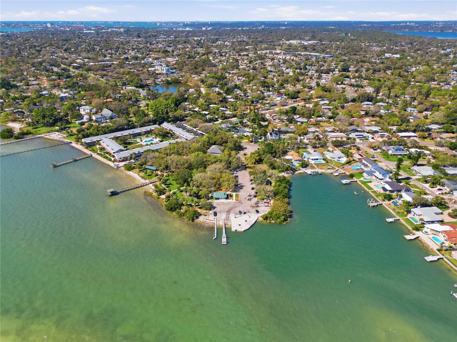 Listing photo id 35 for 718 Bay Vista Boulevard S