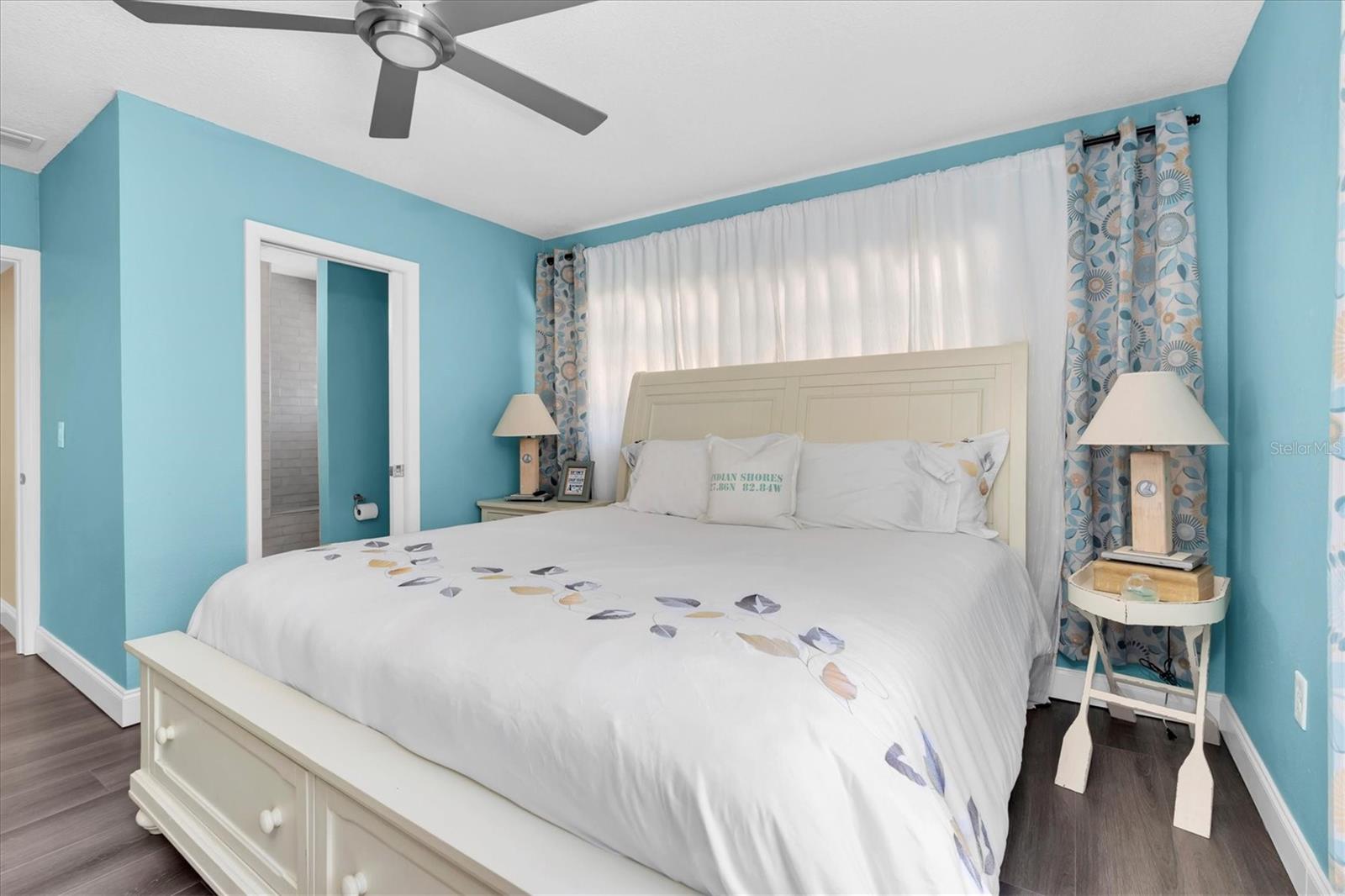 Image 18 of 42 For 2534 Mineola Drive S