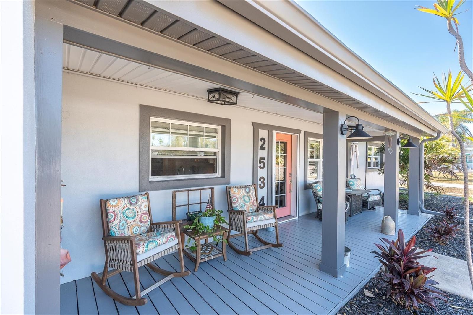 Image 2 of 42 For 2534 Mineola Drive S