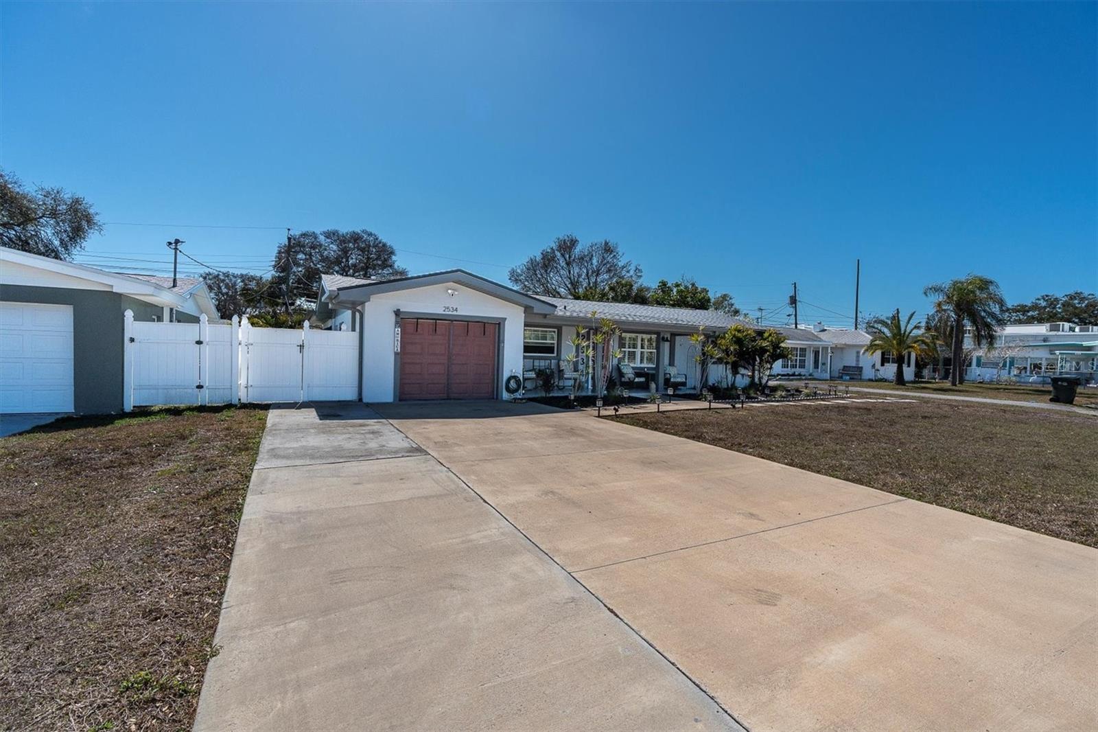 Image 40 of 42 For 2534 Mineola Drive S