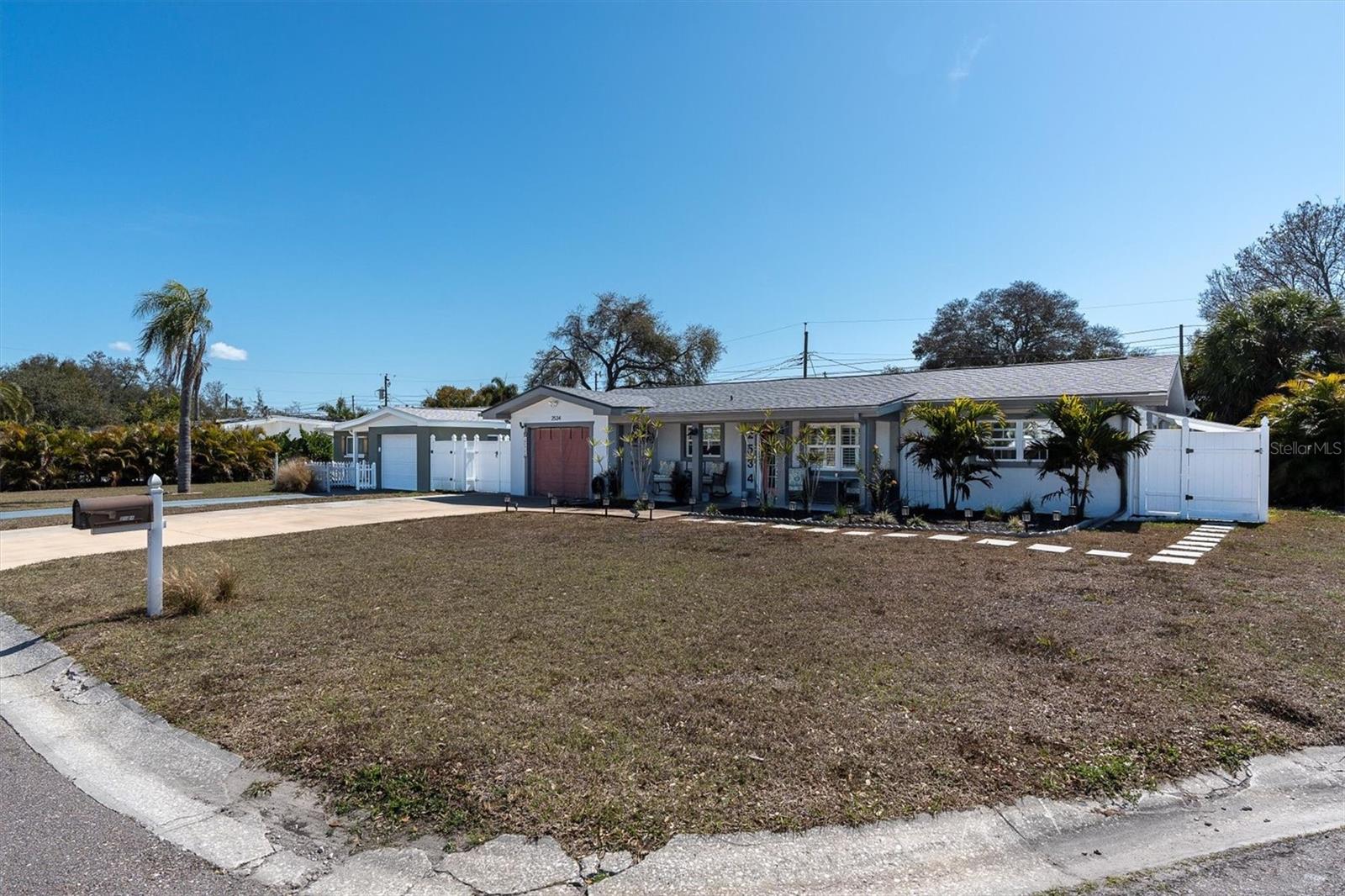 Image 41 of 42 For 2534 Mineola Drive S