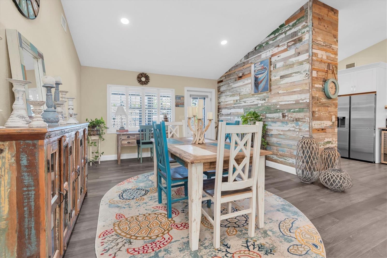 Image 5 of 42 For 2534 Mineola Drive S