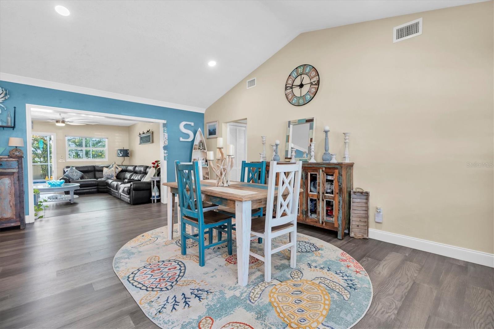 Image 7 of 42 For 2534 Mineola Drive S