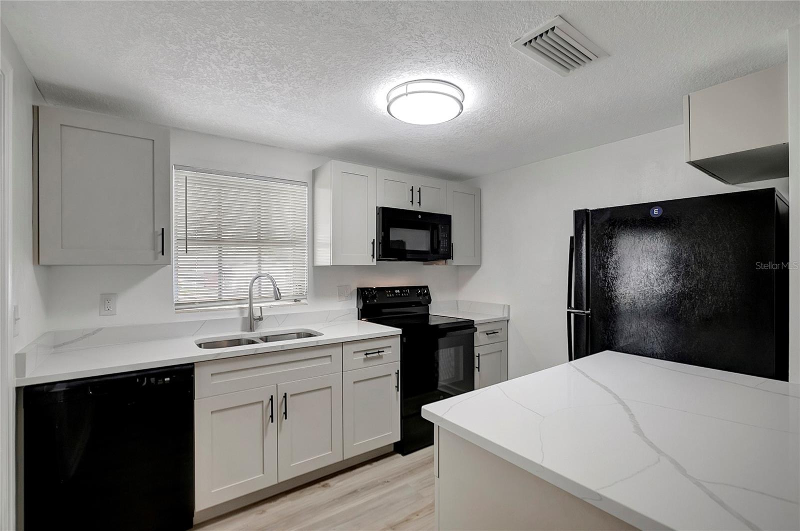 Image 10 of 33 For 534 Carole Street