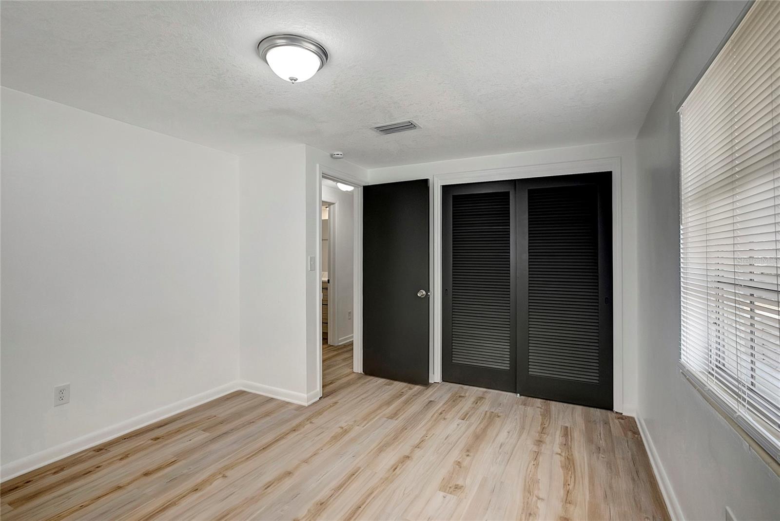 Image 20 of 33 For 534 Carole Street