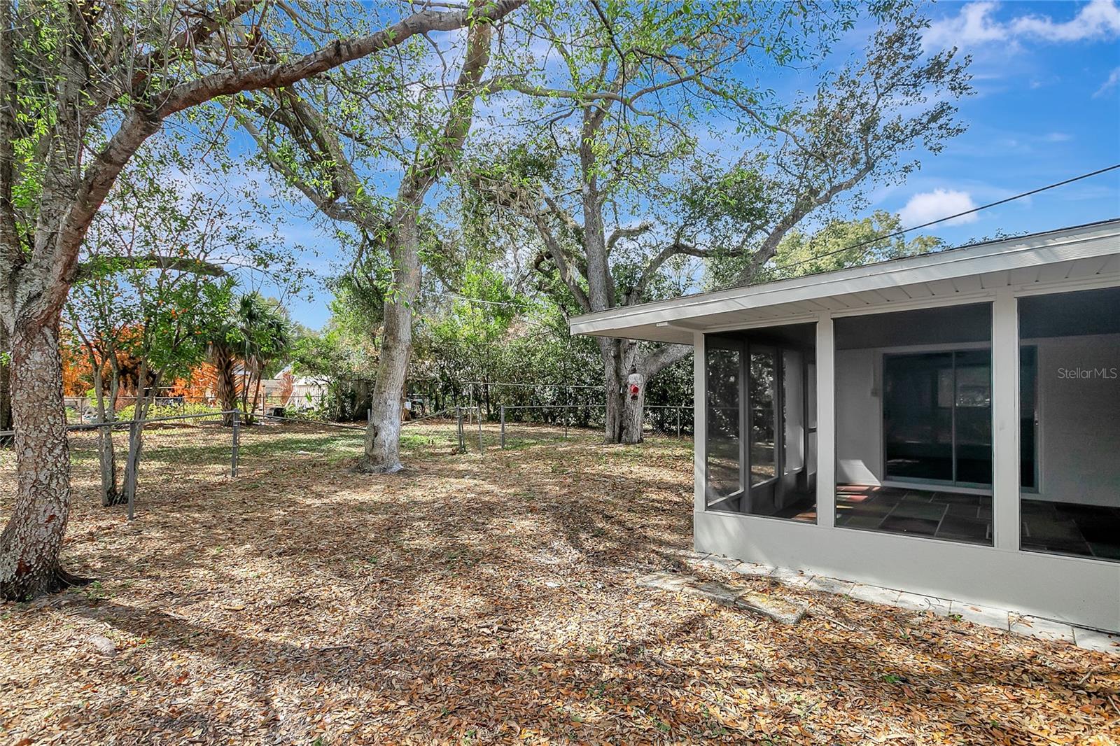 Image 27 of 33 For 534 Carole Street