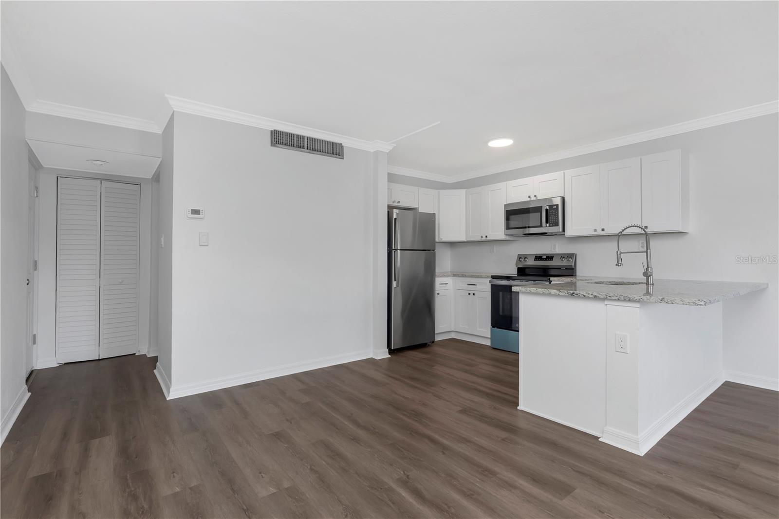 Image 21 of 25 For 2424 Tampa Bay Boulevard F103