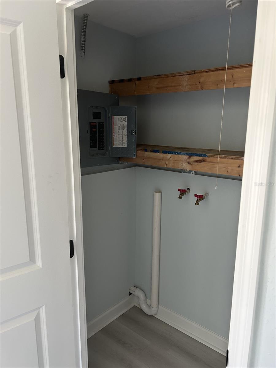 Image 7 of 27 For 4348 Rustic Drive C