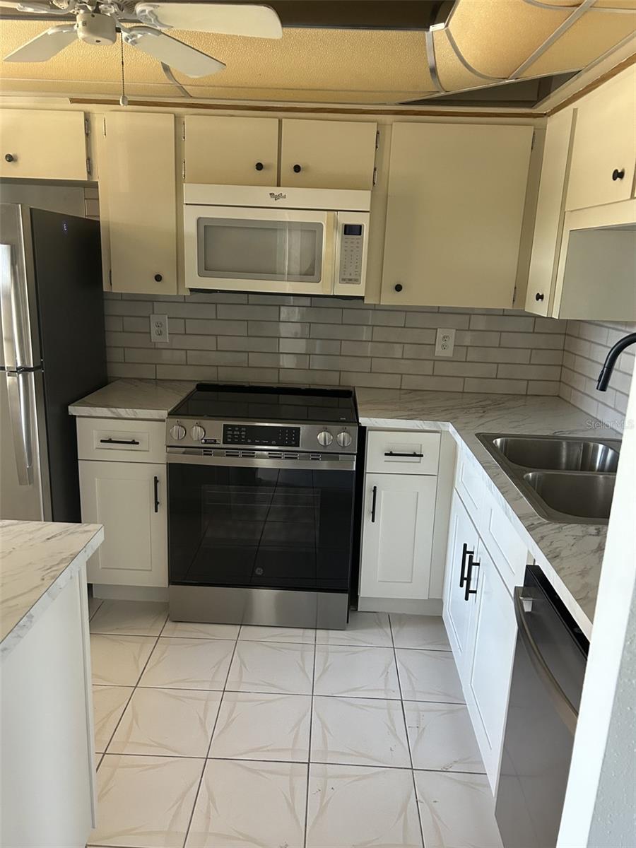 Image 8 of 27 For 4348 Rustic Drive C