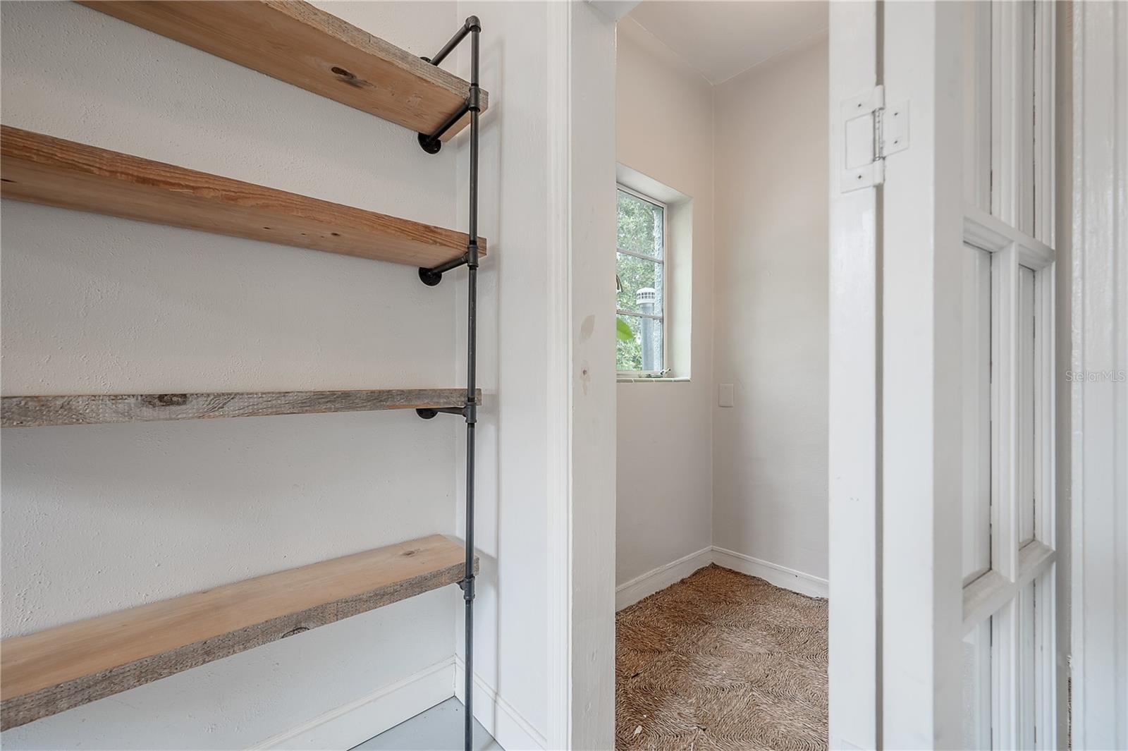 Image 13 of 36 For 325 Rio Vista Court