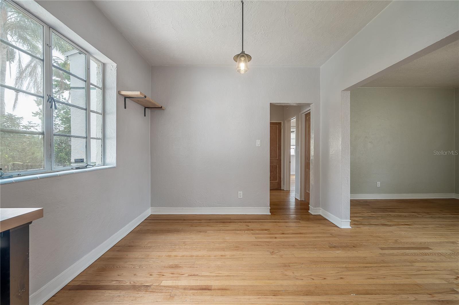 Image 15 of 36 For 325 Rio Vista Court