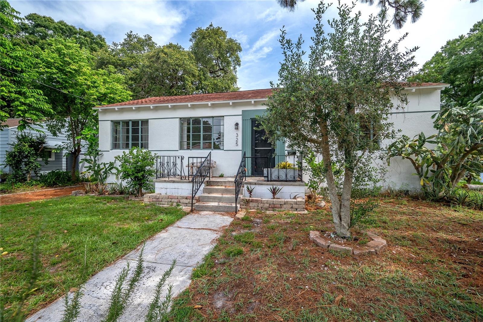 Image 2 of 36 For 325 Rio Vista Court