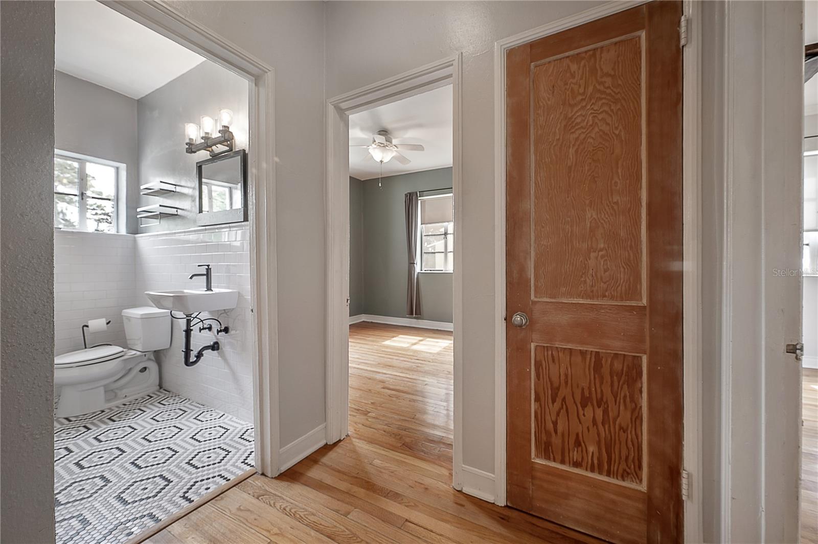 Image 22 of 36 For 325 Rio Vista Court