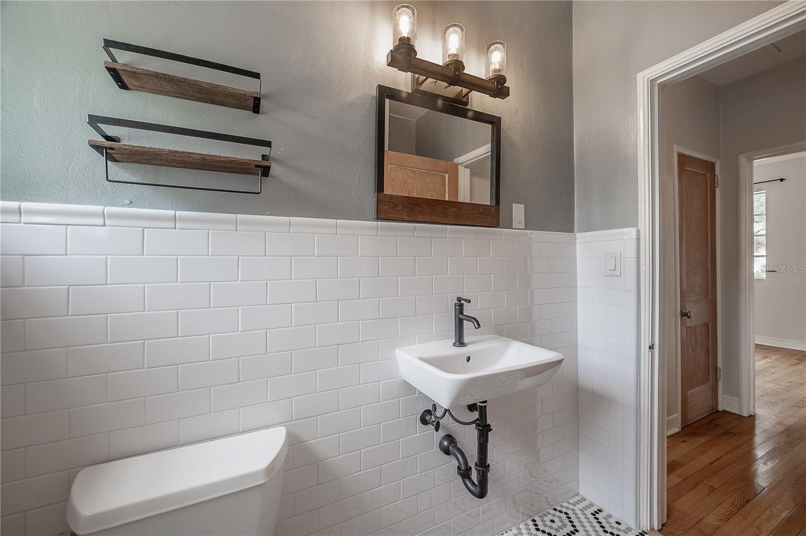 Image 24 of 36 For 325 Rio Vista Court